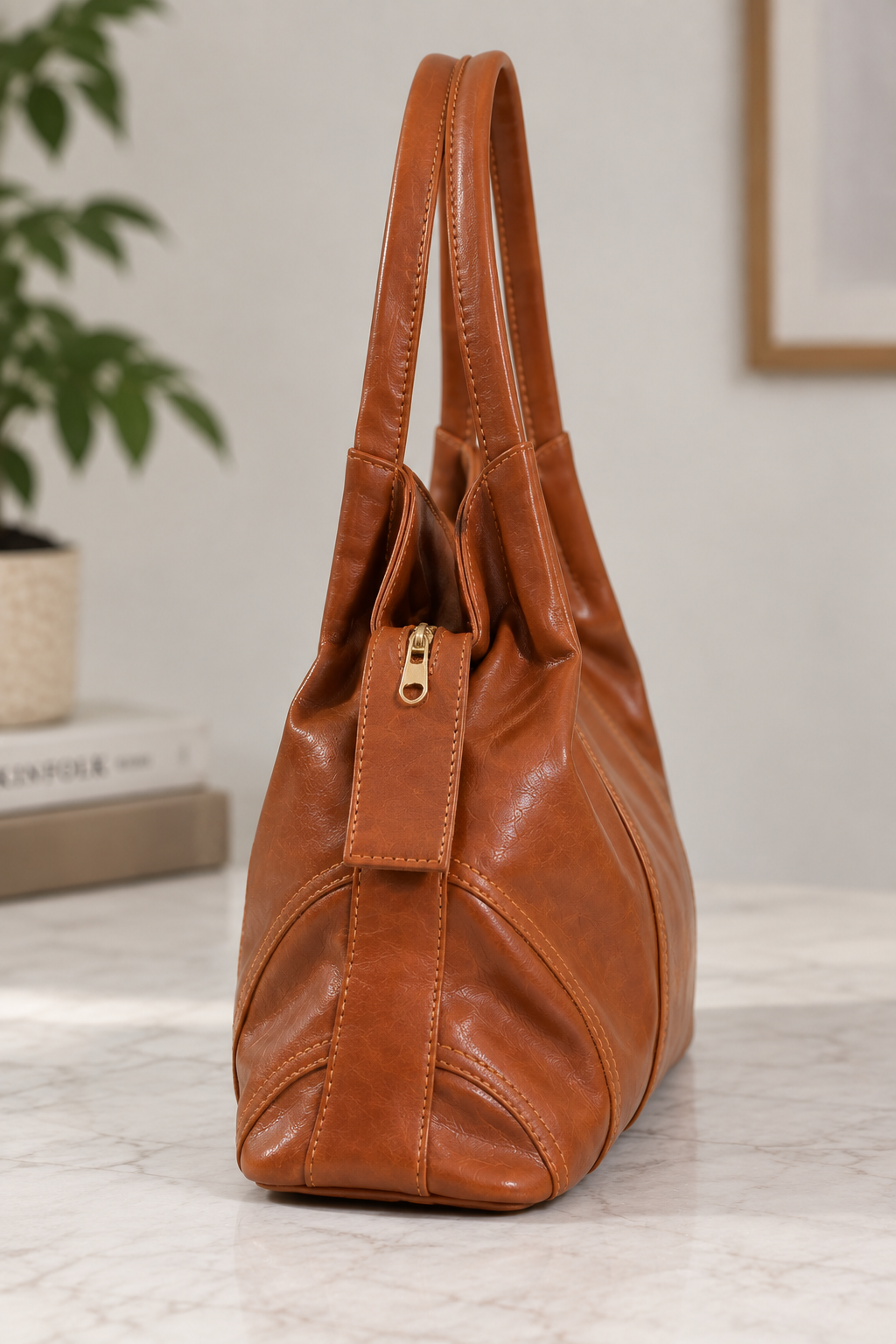 Premium Brown Leather Handbag – Elegant Design, Spacious Style & Everyday Sophistication